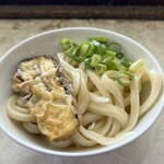 手打うどん たむら - うどん 小 250円　てんぷら（なす）60円