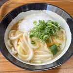 山越うどん - かまたまやま 小 400円（釜上げ玉子山かけうどん）