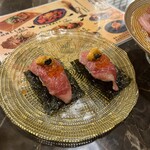 215098795 - 黄金の和牛肉寿司