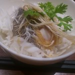 艇家大牌トン - 取り分けてくれます