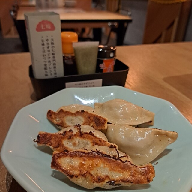 餃子皮命 - 旭川（居酒屋）の写真
