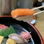 Maruman Sushi Honten - サーモンリフト