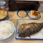食事と酒処 真 - 鯖の塩焼き定食1000円