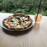 大木ファーム - 美味しそうな菜園風ピザ、オルトラーナ