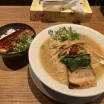 らぁ麺 善治 - 濃厚醤油らぁ麺 500円(通常900円)＋うなぎ丼 380円の黄金セット