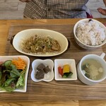 ごはん Cafe うさぎのしっぽ - 