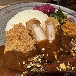 恋とスパイス 新宿中村屋 グランスタ東京店 - 程よい厚さ