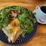 Sucre - ガレット(チーズ たまご ベーコン 粉チーズ そば粉100%ガレット)