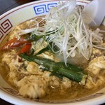 餃子と麺 いせのじょう - 辛口ラーメン950円＋卵とじ60円