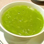 中国飯店 富麗華 - フカヒレとアボカドのスープ