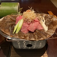 黒茶屋 - 黒毛和牛の朴葉焼き
