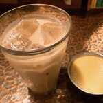 タイニーカフェ - アイスチャイ・プリン