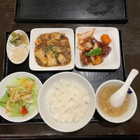 味の中華 羽衣 銀座本店 - 火曜日のハーフ＆ハーフ