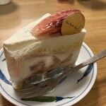 215131650 - 桃のショートケーキ