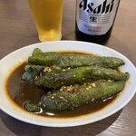 四川 郷土菜 シャンバァロウ - 皮蛋とピーマンの黒酢炒め 660円