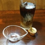 キッチン ブルー グローブ - ミルクを入れます