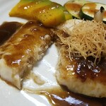 キッチン ブルー グローブ - 白身魚ポワレの断面