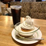 DEN - ・アイスコーヒー 400円/税込
            ・プリン(数量限定) 600円/税込