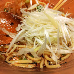 会津ラーメン 和 - ネギ投下
