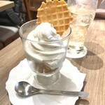 CAFE OASIS - シルキーリッチソフトクリームプレーン！
