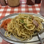 スパゲッティーのパンチョ - 白ナポリタン（小）950円