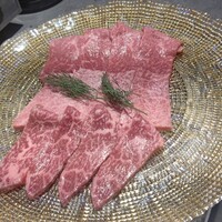 焼肉ここのみ - 村上牛の上からもも、カイノミ、しんしん