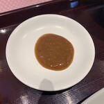 Hishio Ra-Men Hishiogyouza Kuukai - 餃子についてくる醤油麹タレ。
                      なくても十分美味しい！