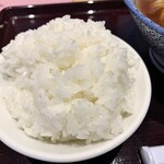 Hishio Ra-Men Hishiogyouza Kuukai - ご飯は大盛り可能。