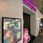 KOREAN DINING HIDEAWAY 296 - 梅田楽天地ビル１階並び。