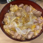Toriyaki Tatsunoji - ⭐️親子丼¥850
      　※後会計　現金払いのみ
      　※美味しい漬物と出汁が強めで嬉しい味噌汁