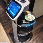 牛角 - 配膳ロボット