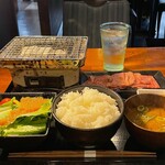 Sumibiyakiniku Iwamura - ひとり用七輪で楽しむ いわむらロース定食