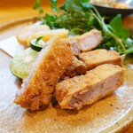 池下料理店 オオツボ - ホタテレアフライと豚角煮カツ