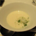 ターブル タカイ - ジャガイモと紫蘇の冷たいスープ