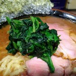 神田ラーメン わいず - ちゃんとほうれん草