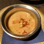 カールヴァーン トウキョウ - アラビアンベジプレートについてくる豆のスープ