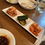 曽根崎ホルモン よう太 - キムチ盛り合わせ