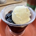 Hama Zushi - コーヒーゼリーにアイスが乗って160円