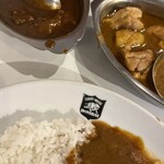 カレーの店 ボンベイ 本店 - ビーフカレー　と　インドカレー