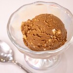 HUTABA - 焦がしキャラメルミルクのアイスクリーム