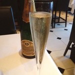 レストラン マノワ - 久しぶりのマノワ。泡から♥