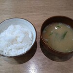 山本のハンバーグ - ごはん、お味噌汁