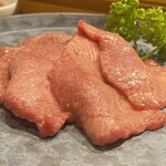 Honkaku Taishuu Yakiniku Iidaya - 