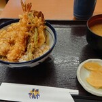 天丼てんや - 料理写真:オールスター天丼 720円税込。お汁と漬け物がつきます。