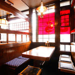 こむら - 入り口近くの７人席。少人数での打ち上げにどうぞ