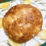 na - コーンパン　普通の２個分ぐらい