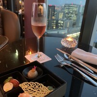 DINING & BAR TABLE 9 TOKYO - 「バラエティーオードブル　THE お重」と「ロゼシャンパン」