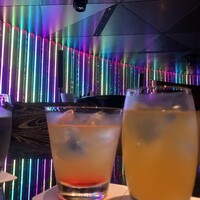 DINING & BAR TABLE 9 TOKYO - 「トロピカルサンセット（オリジナルカクテル）」と「トロピカルアイスティー（オリジナルカクテル）」