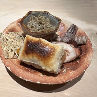 鮨 梢 - 飲ませ上手なつまみの数々