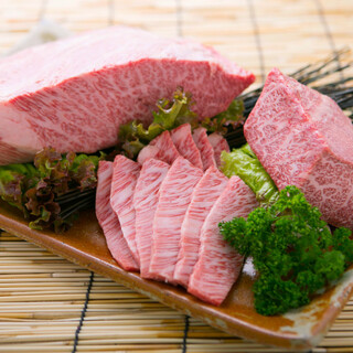 国内流通数％の希少肉「未経産近江牛」をお楽しみ下さい。